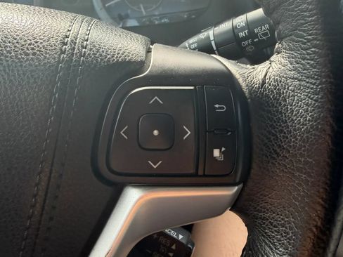 Used 2017 Toyota Sienna XLE w/ XLE Navigation Package FWD image 21