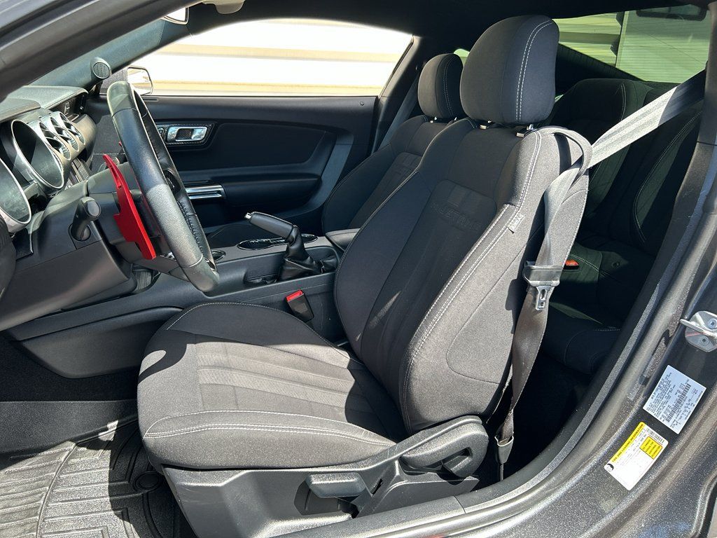 Used 2019 Ford Mustang Coupe RWD image 9