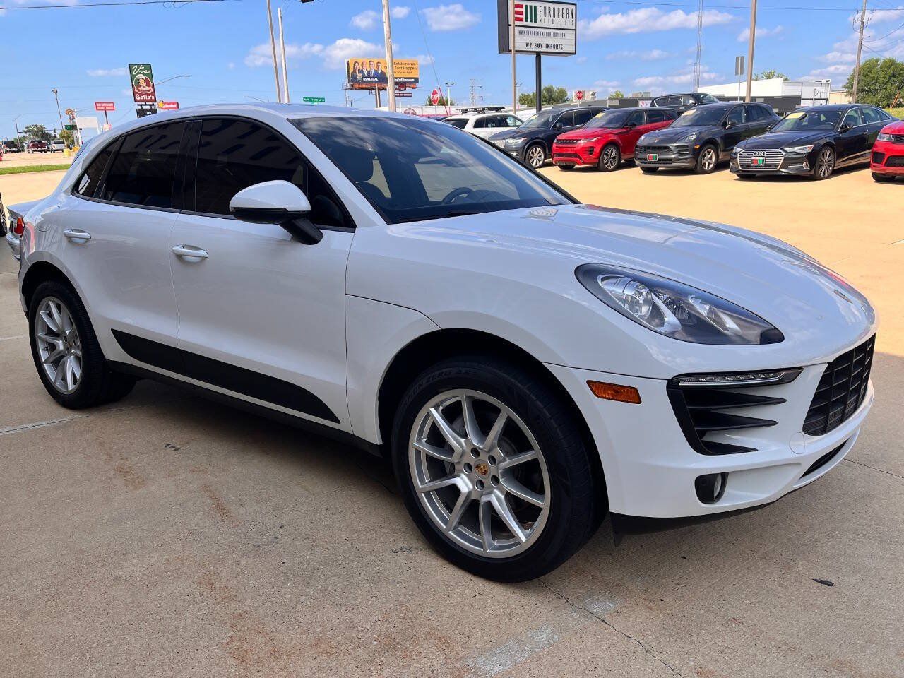 Used 2018 Porsche Macan w/ Premium Package Plus AWD/4WD image 6