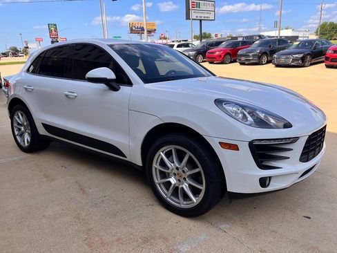 Used 2018 Porsche Macan w/ Premium Package Plus AWD/4WD image 6