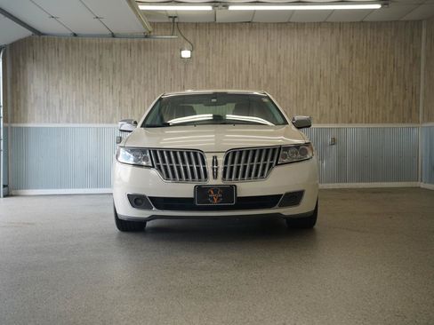 Used 2012 Lincoln MKZ FWD image 2