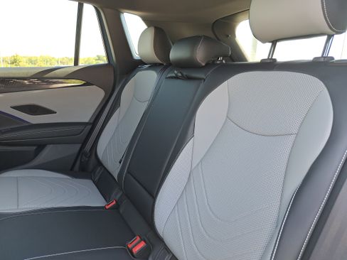 New 2026 Volkswagen Tiguan SE R-Line image 14