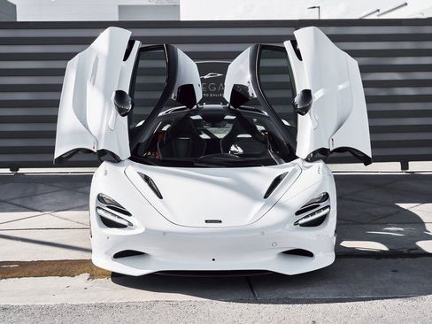 Used 2024 McLaren 750S image 21