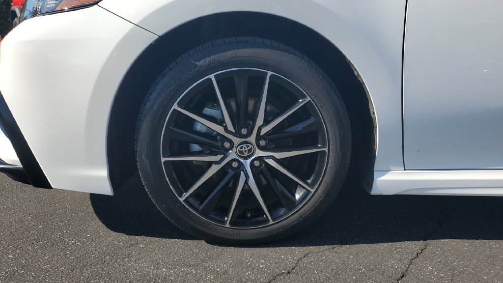 Used 2024 Toyota Camry SE w/ Convenience Package FWD image 7