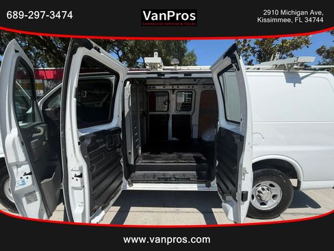 Used 2014 Chevrolet Express 2500 RWD image 12