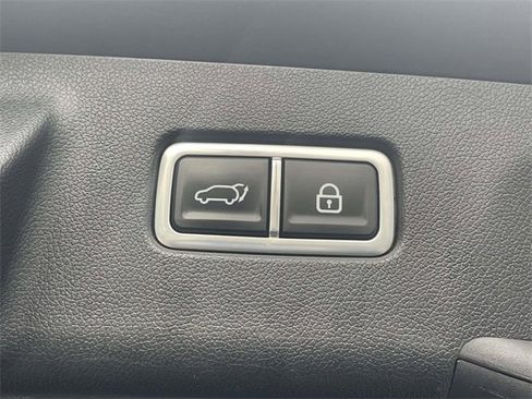 Used 2023 Kia Sorento SX image 10