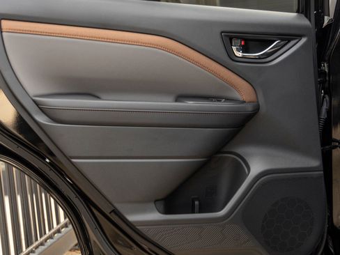 Used 2025 Subaru Forester Sport image 32