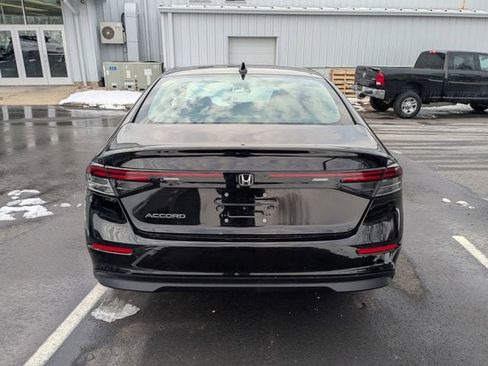 Used 2025 Honda Accord SE image 6