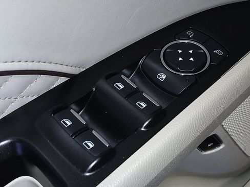 Used 2018 Ford Fusion Energi Platinum image 27