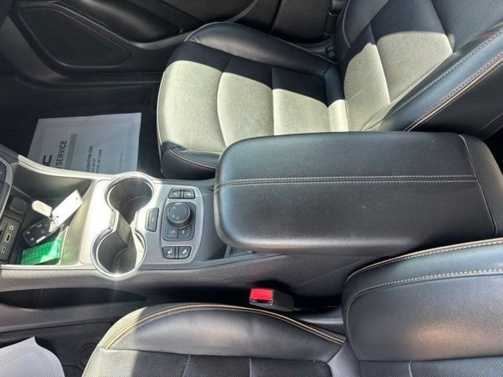 Used 2023 GMC Terrain AT4 w/ Tech Package AWD/4WD image 16