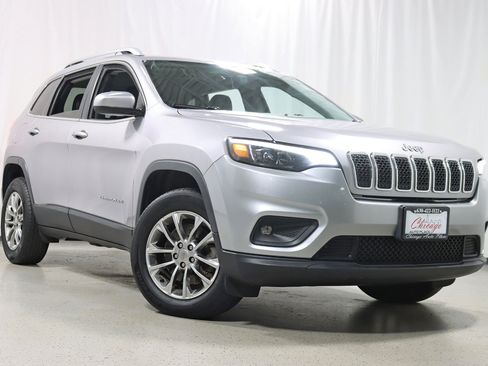 Used 2019 Jeep Cherokee Latitude Plus w/ Cold Weather Group AWD/4WD image 7