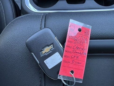 Used 2022 Chevrolet Silverado 2500 LTZ w/ LTZ Plus Package image 41