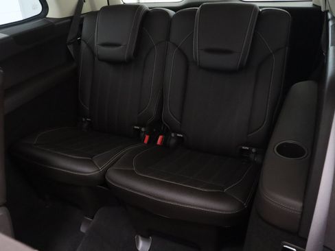 Used 2017 Mercedes-Benz GLS 450 4MATIC image 36