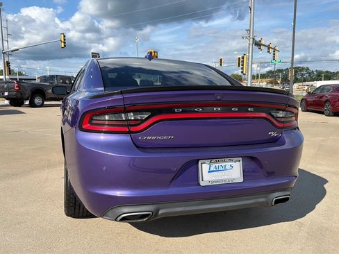 Used 2016 Dodge Charger R/T w/ Plus Group RWD image 15