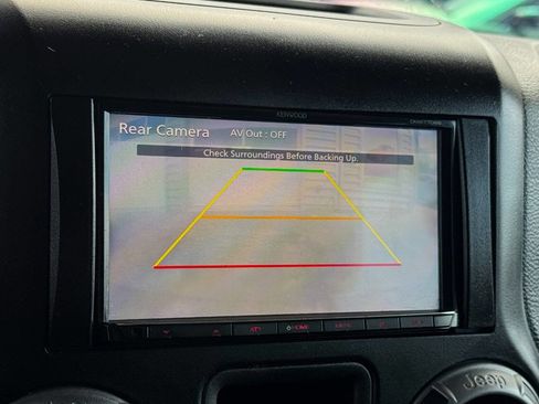 Used 2017 Jeep Wrangler Unlimited Sport w/ Connectivity Group image 28