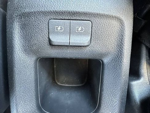 Used 2019 Nissan Kicks S FWD image 25