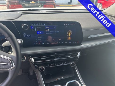 Certified 2025 Chevrolet Traverse LT image 10