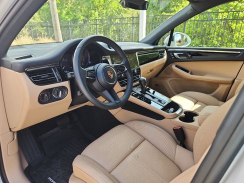 New 2026 Porsche Macan image 13