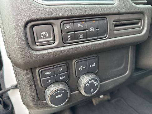 Used 2023 Chevrolet Suburban RST w/ Luxury Package image 12