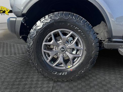 New 2025 Ford Bronco Badlands image 14