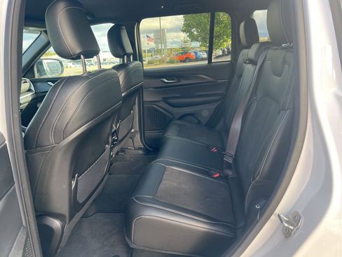 New 2025 Jeep Grand Cherokee Altitude AWD/4WD image 20