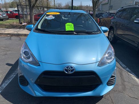 Used 2016 Toyota Prius C Two image 8
