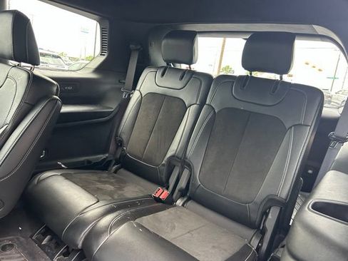 Used 2025 Jeep Grand Cherokee L Laredo RWD image 19