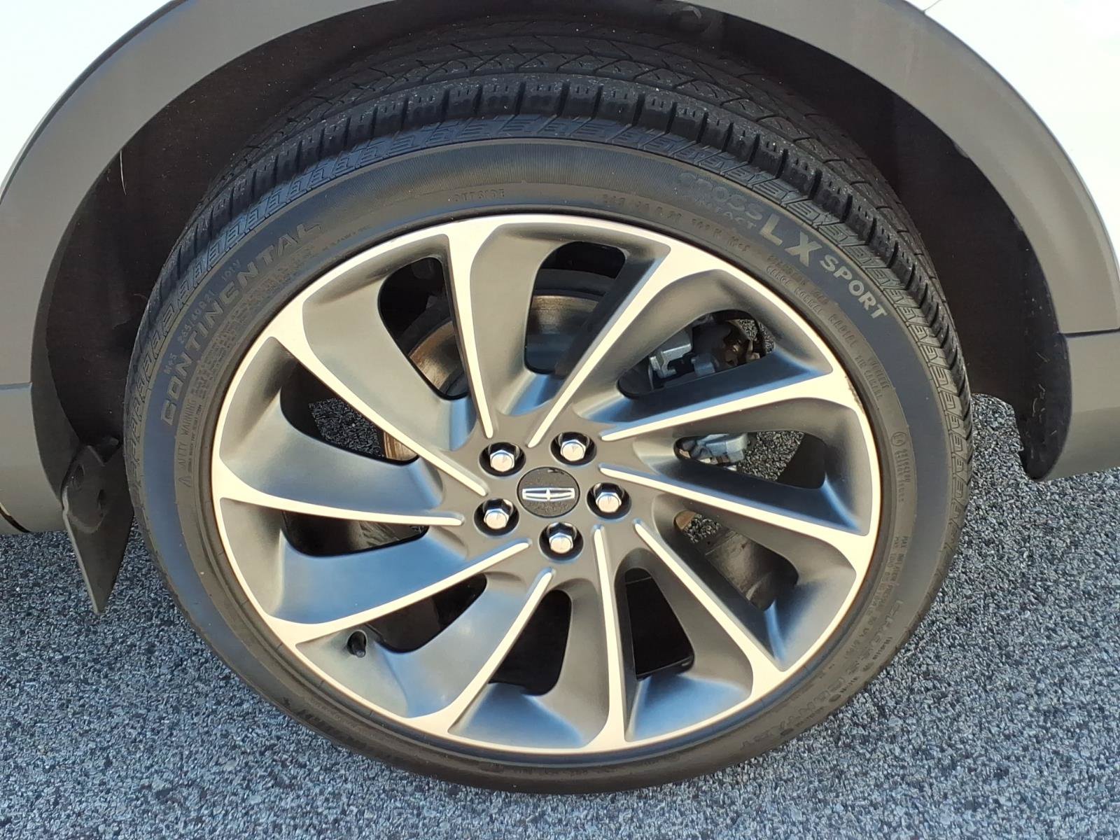 Certified 2020 Lincoln Nautilus Reserve w/ Equipment Group 201A AWD/4WD image 8