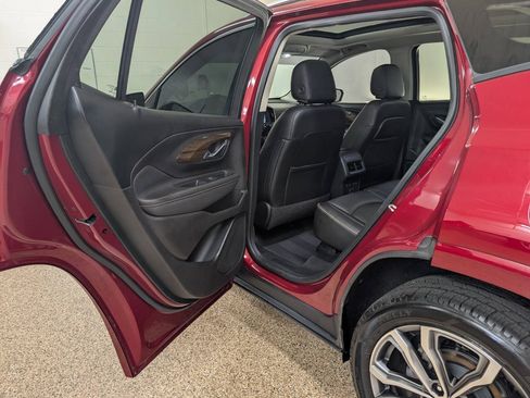 Used 2019 GMC Terrain Denali w/ GMC Pro Grade Package AWD/4WD image 13