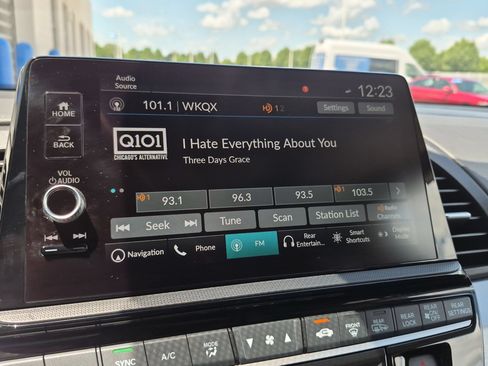 Used 2025 Honda Odyssey Touring image 18