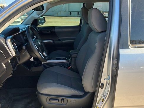 Used 2022 Toyota Tacoma SR5 image 18