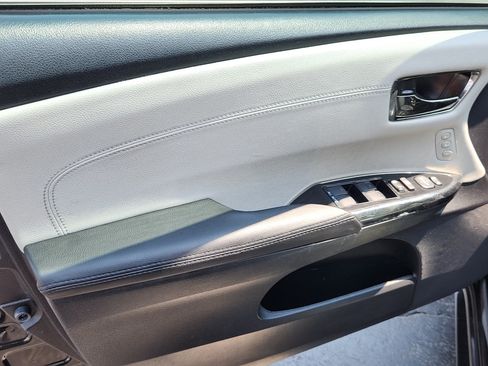 Used 2018 Toyota Avalon XLE Premium w/ Protection Package FWD image 7