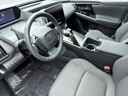 Used 2025 Toyota bZ4X AWD image 10