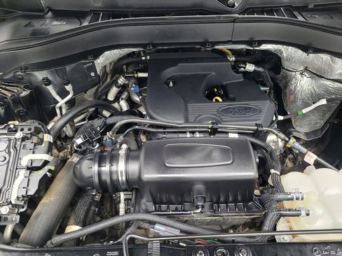 Used 2020 Ford Explorer XLT w/ Equipment Group 202A image 30