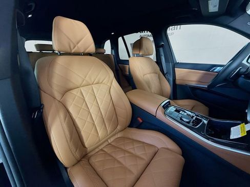 New 2026 BMW X5 M60i w/ Climate Comfort Package image 30