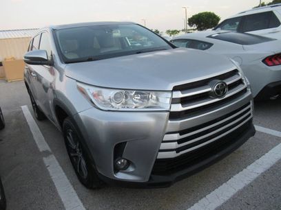 Used 2019 Toyota Highlander XLE