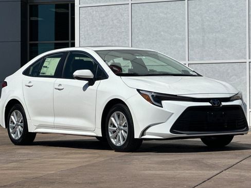 New 2026 Toyota Corolla XLE image 2