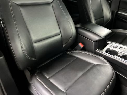 Used 2022 Ford Explorer XLT w/ Equipment Group 202A image 27