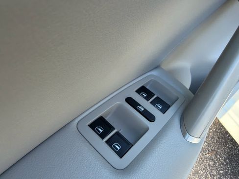 Used 2018 Volkswagen Passat 2.0T SE image 24