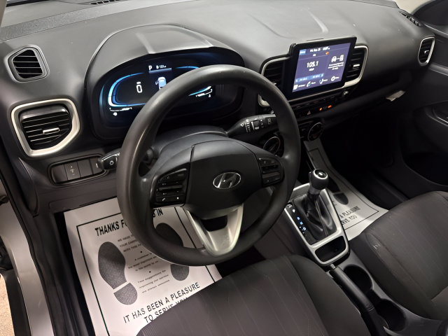 Used 2024 Hyundai Venue SE FWD image 16