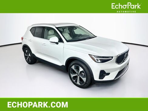 Used 2023 Volvo XC40 B4 Plus w/ Protection Package Premier FWD image 1