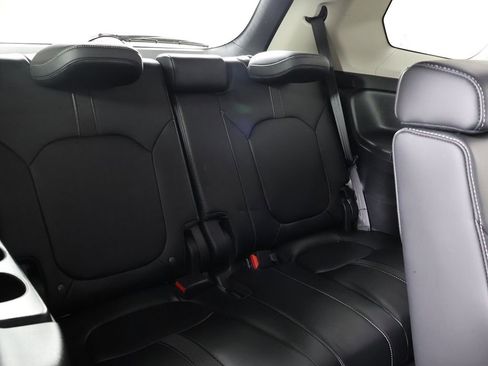 Used 2025 Honda Pilot EX-L image 34