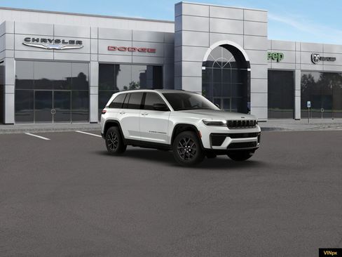 New 2026 Jeep Grand Cherokee Altitude AWD/4WD image 11
