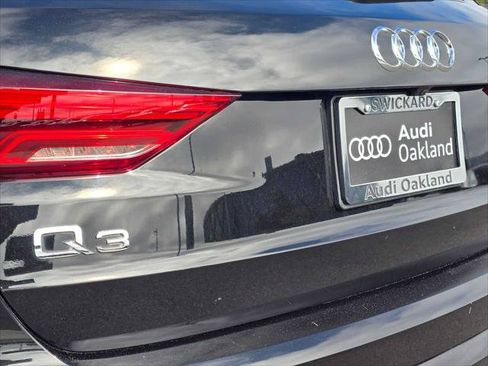 Used 2022 Audi Q3 2.0T Premium Plus w/ Premium Plus Package AWD/4WD image 13