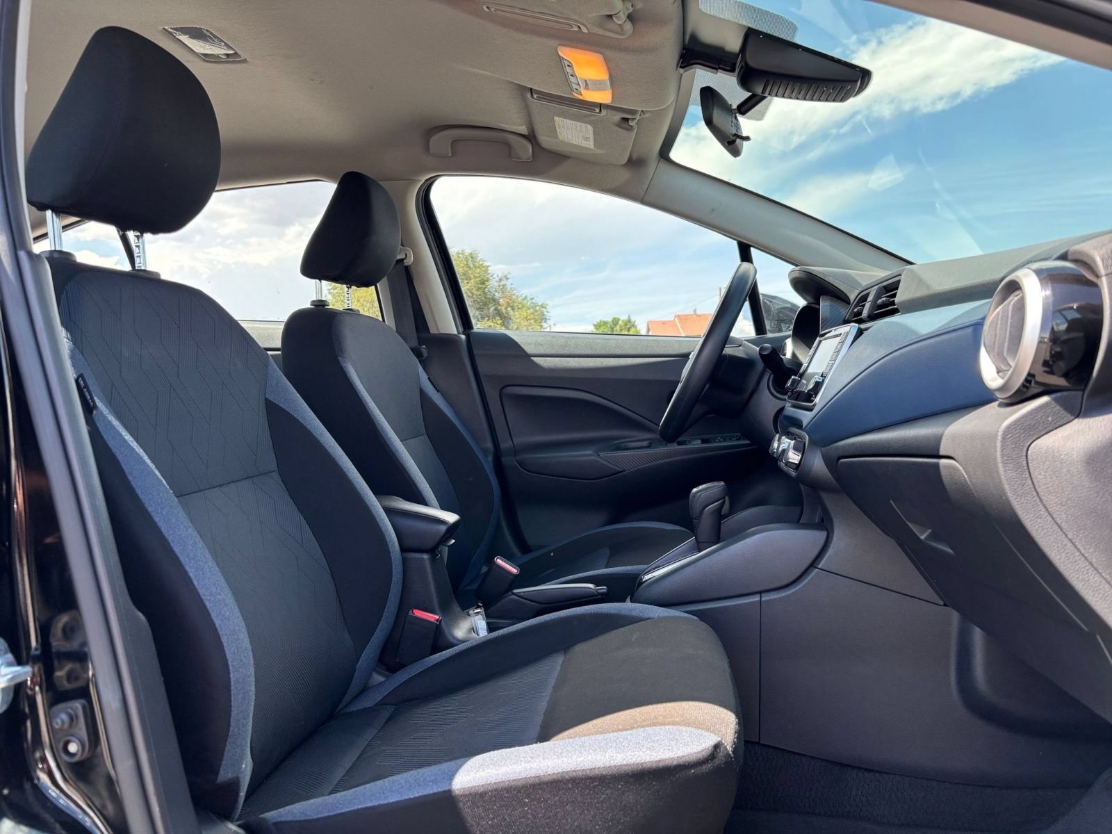 Used 2025 Nissan Versa SV FWD image 33