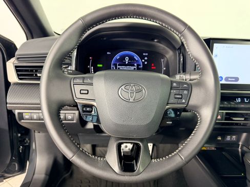 Used 2026 Toyota Camry SE w/ Multimedia Upgrade Package FWD image 11