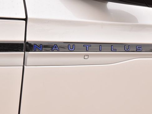 New 2026 Lincoln Nautilus Premier image 42