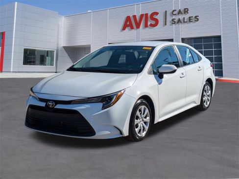 Used 2025 Toyota Corolla LE image 1