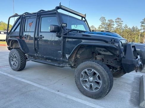Used 2016 Jeep Wrangler Unlimited Rubicon image 2
