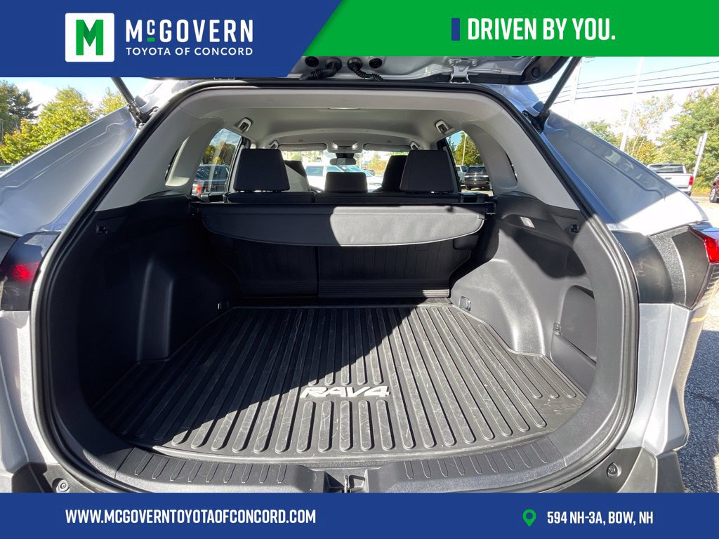 Used 2023 Toyota RAV4 LE AWD/4WD image 19